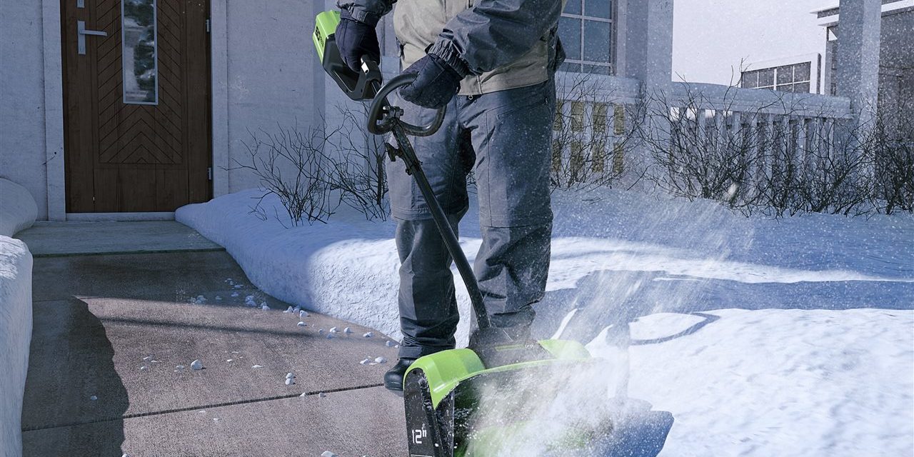 homeowners dealing with snow