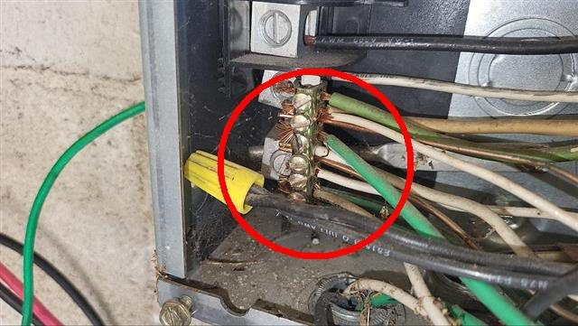 Home I: neutral and ground bonded together in the garage subpanel