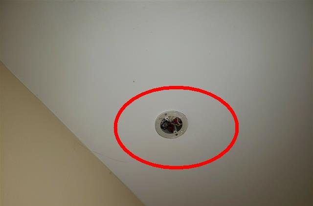Home B: smoke detectors missing